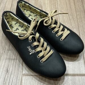 NEW Aya Black with Tan Laces Casual Boutique Sneaker, Womens 7.5
